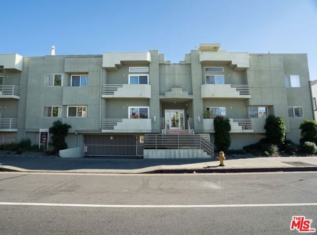 10926 Moorpark Street 13, North Hollywood (los Angeles), CA 91602