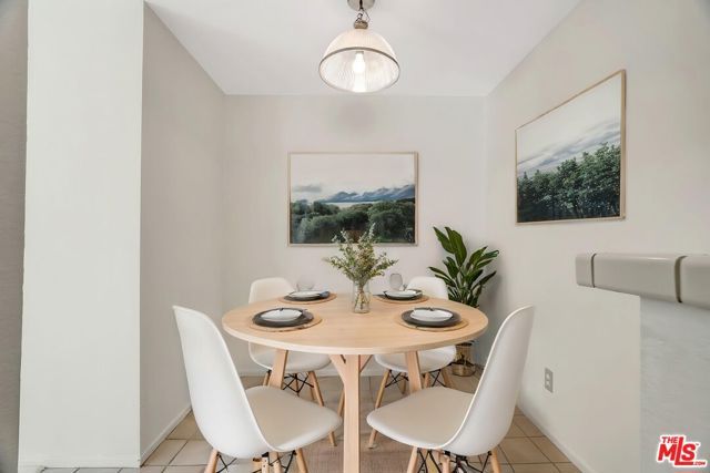 10926 Moorpark Street 13, North Hollywood (los Angeles), CA 91602