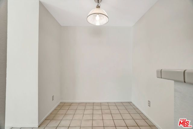 10926 Moorpark Street 13, North Hollywood (los Angeles), CA 91602