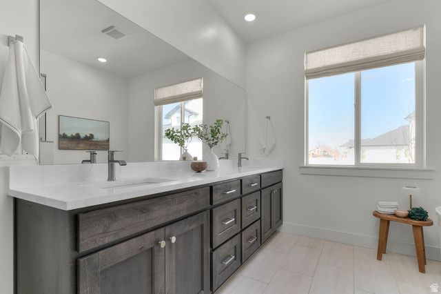 2291 E PARKSIDE CIR, South Ogden, UT 84403