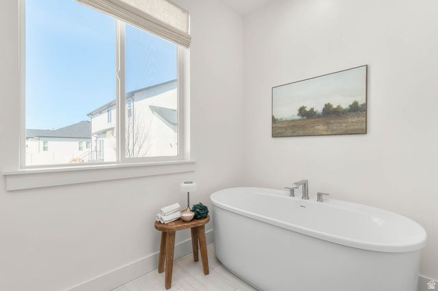 2291 E PARKSIDE CIR, South Ogden, UT 84403