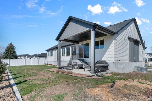 2291 E PARKSIDE CIR, South Ogden, UT 84403