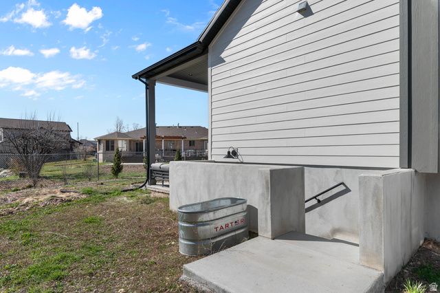 2291 E PARKSIDE CIR, South Ogden, UT 84403