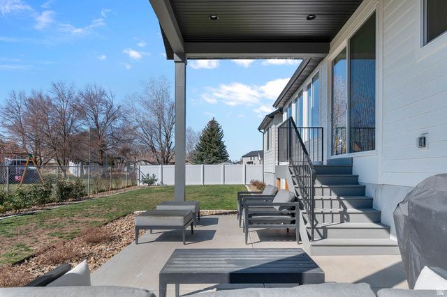 2291 E PARKSIDE CIR, South Ogden, UT 84403