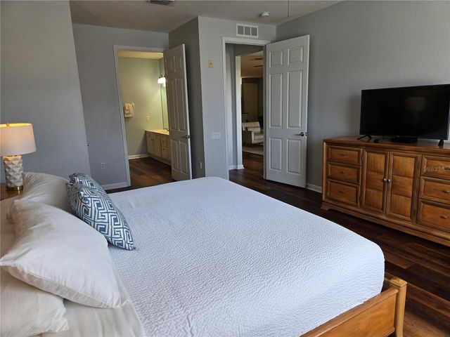 5049 SHOREWAY LOOP 30101, Orlando, FL 32819