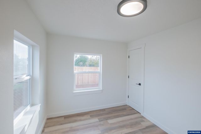 2194 Vaughn Av NE, Salem, OR 97301