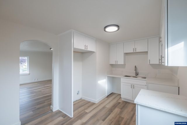 2194 Vaughn Av NE, Salem, OR 97301