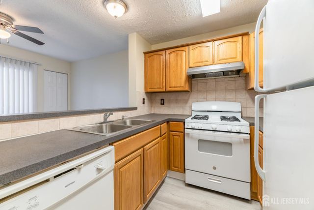 210 Edpas Road, New Brunswick, NJ 08901