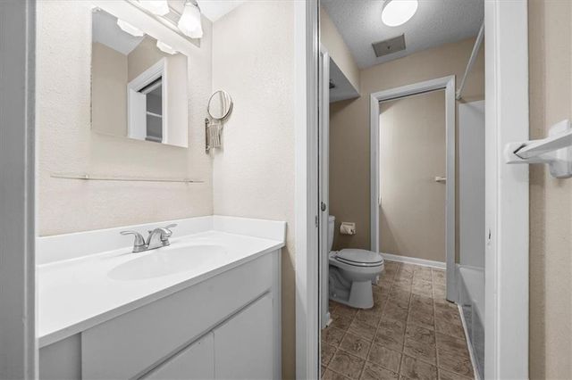 6232 Robinson Street 3, Mission, KS 66202