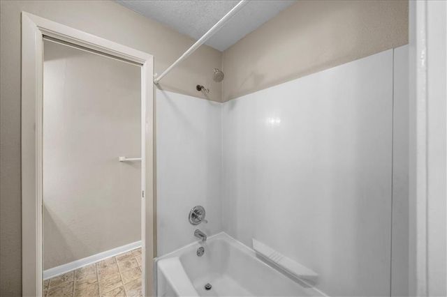 6232 Robinson Street 3, Mission, KS 66202