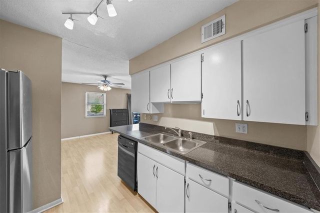 6232 Robinson Street 3, Mission, KS 66202