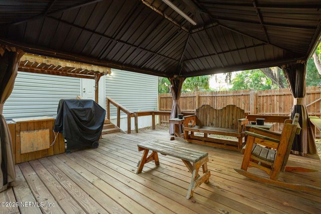 300 7TH Avenue, Welaka, FL 32193