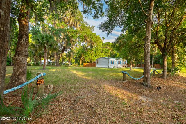 300 7TH Avenue, Welaka, FL 32193