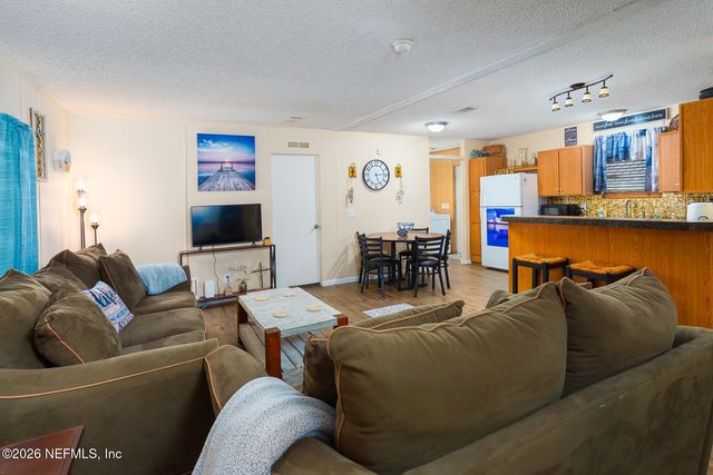300 7TH Avenue, Welaka, FL 32193