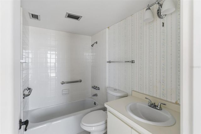 4485 GULF OF MEXICO DRIVE 402, Longboat Key, FL 34228