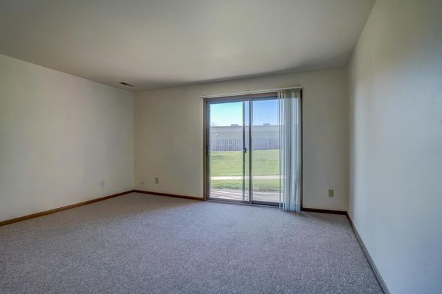 1525 Kenilworth Court, Stoughton, WI 53589