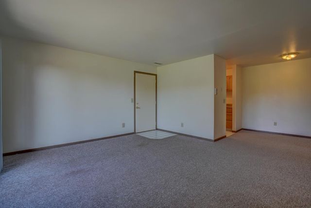 1525 Kenilworth Court, Stoughton, WI 53589