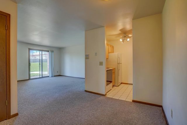 1525 Kenilworth Court, Stoughton, WI 53589