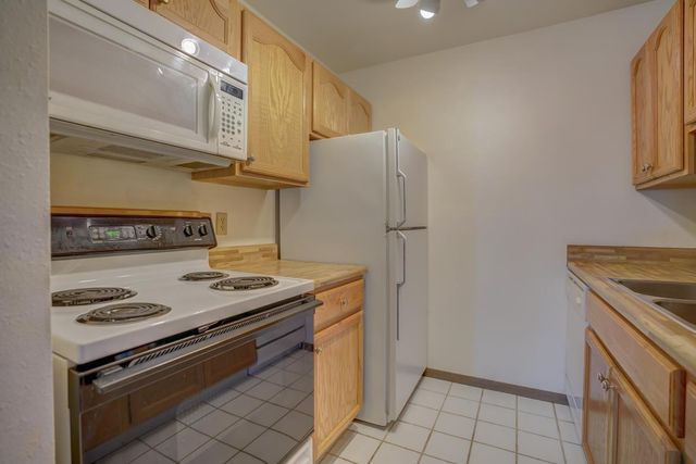 1525 Kenilworth Court, Stoughton, WI 53589