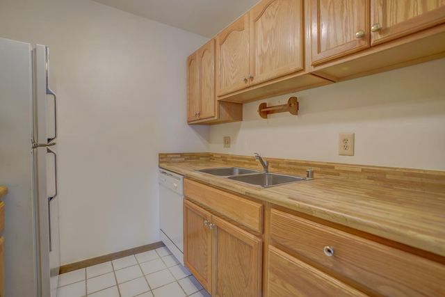 1525 Kenilworth Court, Stoughton, WI 53589
