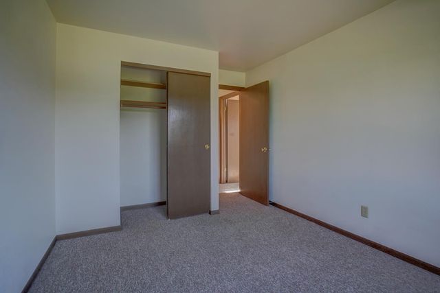 1525 Kenilworth Court, Stoughton, WI 53589