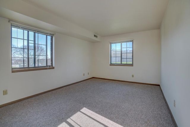 1525 Kenilworth Court, Stoughton, WI 53589