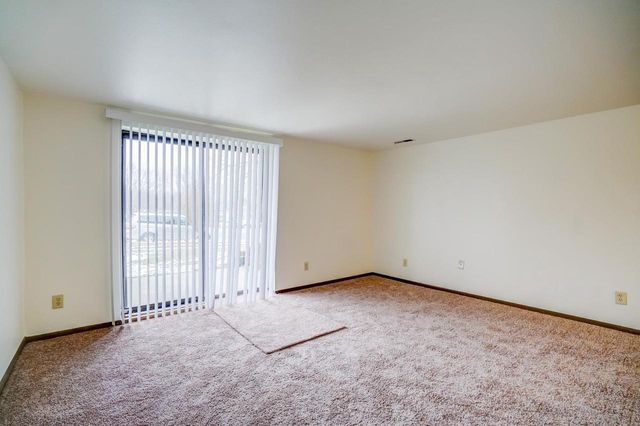 1525 Kenilworth Court, Stoughton, WI 53589