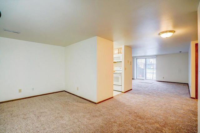 1525 Kenilworth Court, Stoughton, WI 53589