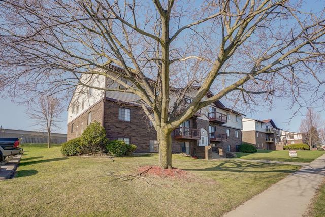 1525 Kenilworth Court, Stoughton, WI 53589