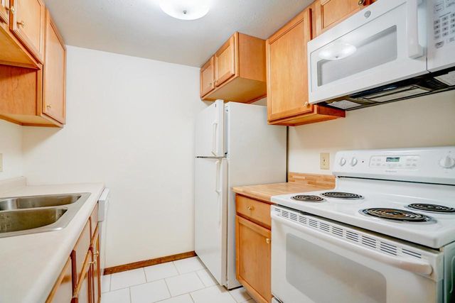 1525 Kenilworth Court, Stoughton, WI 53589