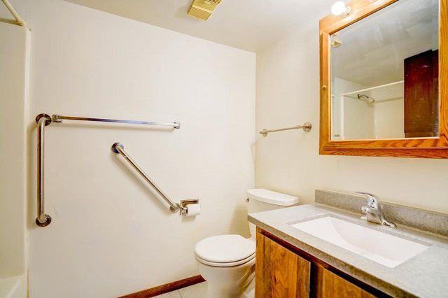 1525 Kenilworth Court, Stoughton, WI 53589