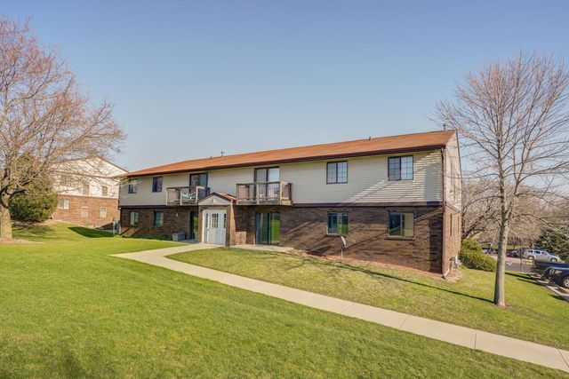 1525 Kenilworth Court, Stoughton, WI 53589