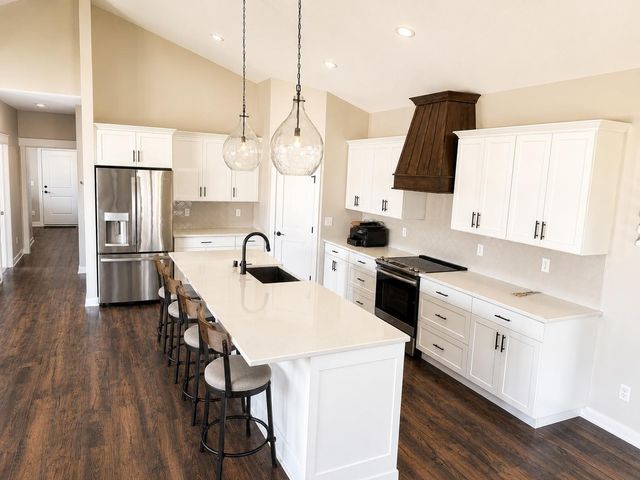 2009 Oscar Drive NE, Rochester, MN 55906