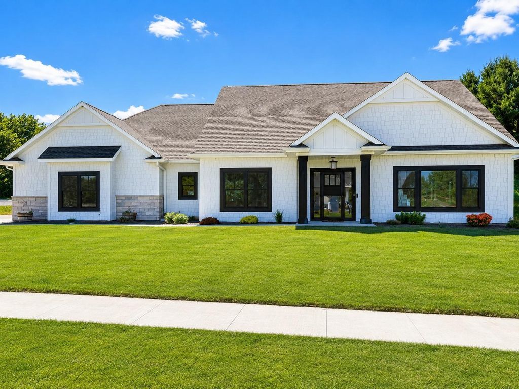 2009 Oscar Drive NE, Rochester, MN 55906
