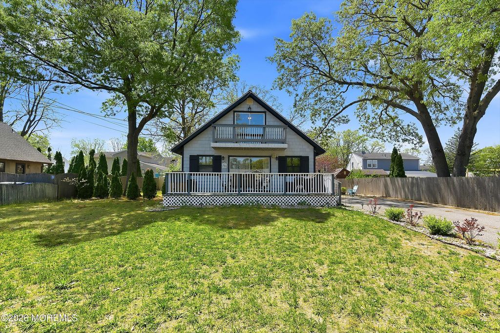 957 Cypress Avenue, Brick, NJ 08723