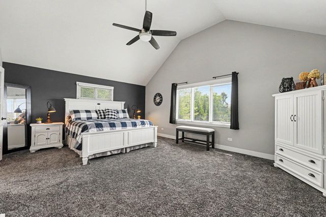 915 Betty Lane, Crown Point, IN 46307