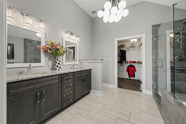 915 Betty Lane, Crown Point, IN 46307
