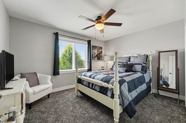 915 Betty Lane, Crown Point, IN 46307