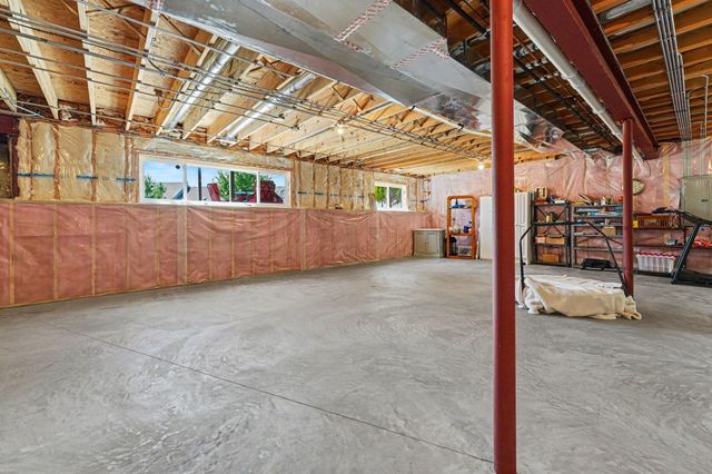915 Betty Lane, Crown Point, IN 46307