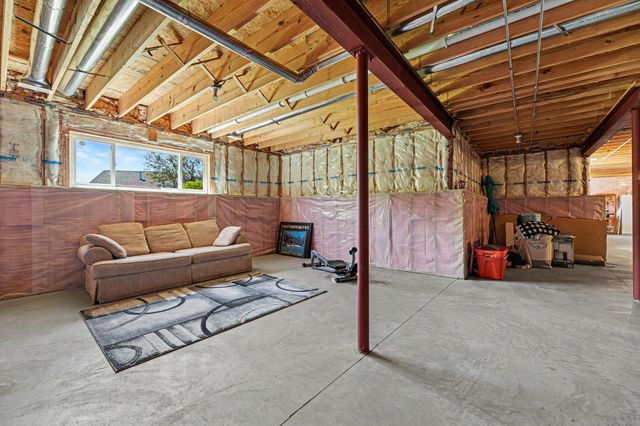 915 Betty Lane, Crown Point, IN 46307