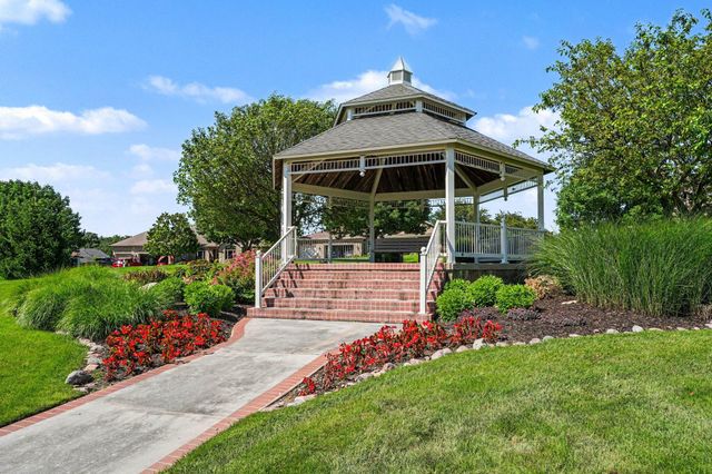 915 Betty Lane, Crown Point, IN 46307
