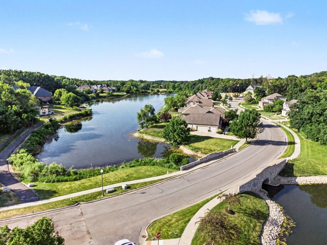 915 Betty Lane, Crown Point, IN 46307