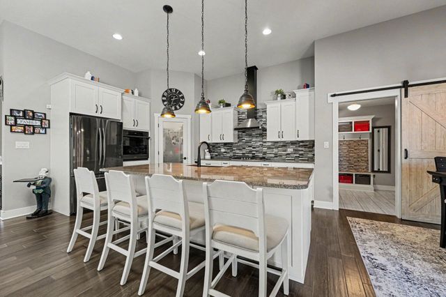 915 Betty Lane, Crown Point, IN 46307