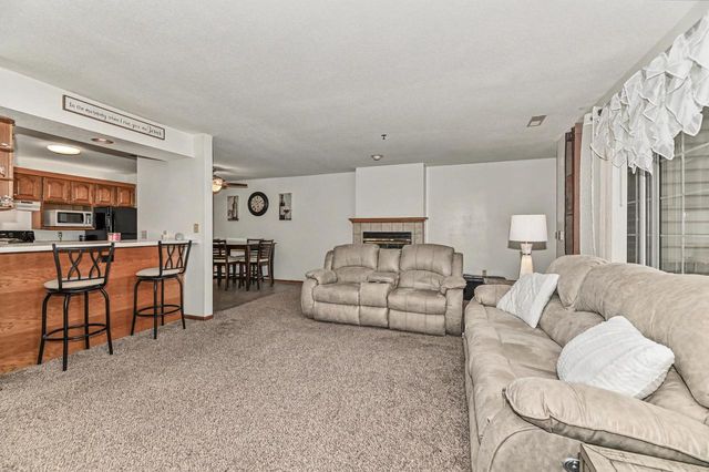 17360 W Lincoln AVENUE, New Berlin, WI 53146