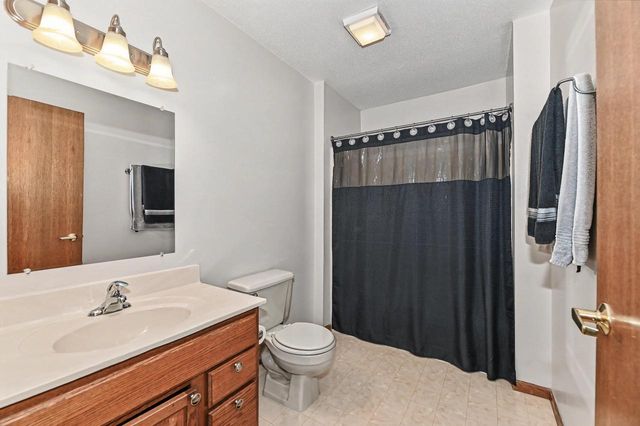 17360 W Lincoln AVENUE, New Berlin, WI 53146