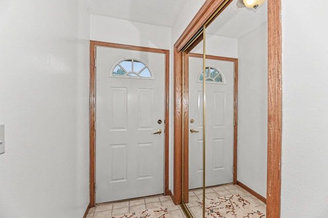 17360 W Lincoln AVENUE, New Berlin, WI 53146