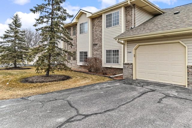 17360 W Lincoln AVENUE, New Berlin, WI 53146