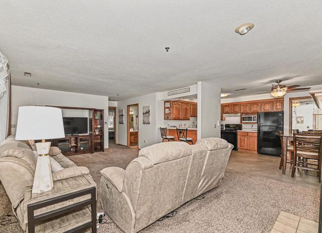 17360 W Lincoln AVENUE, New Berlin, WI 53146