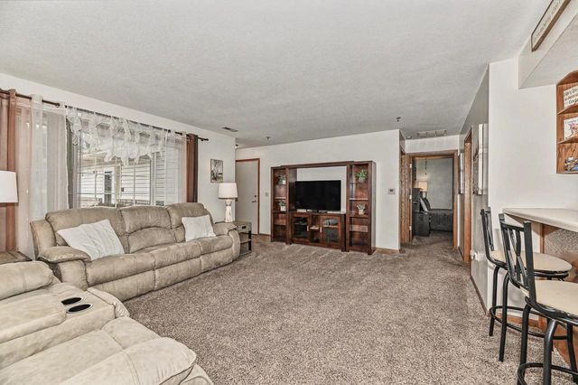 17360 W Lincoln AVENUE, New Berlin, WI 53146