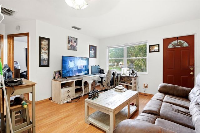 7301 8TH STREET N, St Petersburg, FL 33702